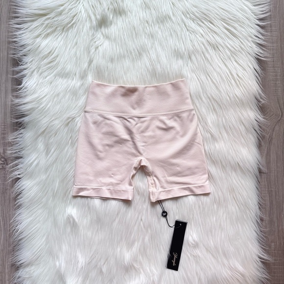 Youngla curve seamless shorts - Picture 1 of 3